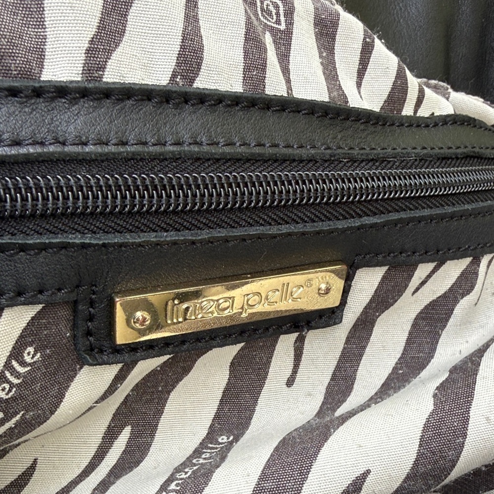 Black Linea Pelle Convertible Leather Shoulder Bag with Beautiful Details - Picture 13 of 16